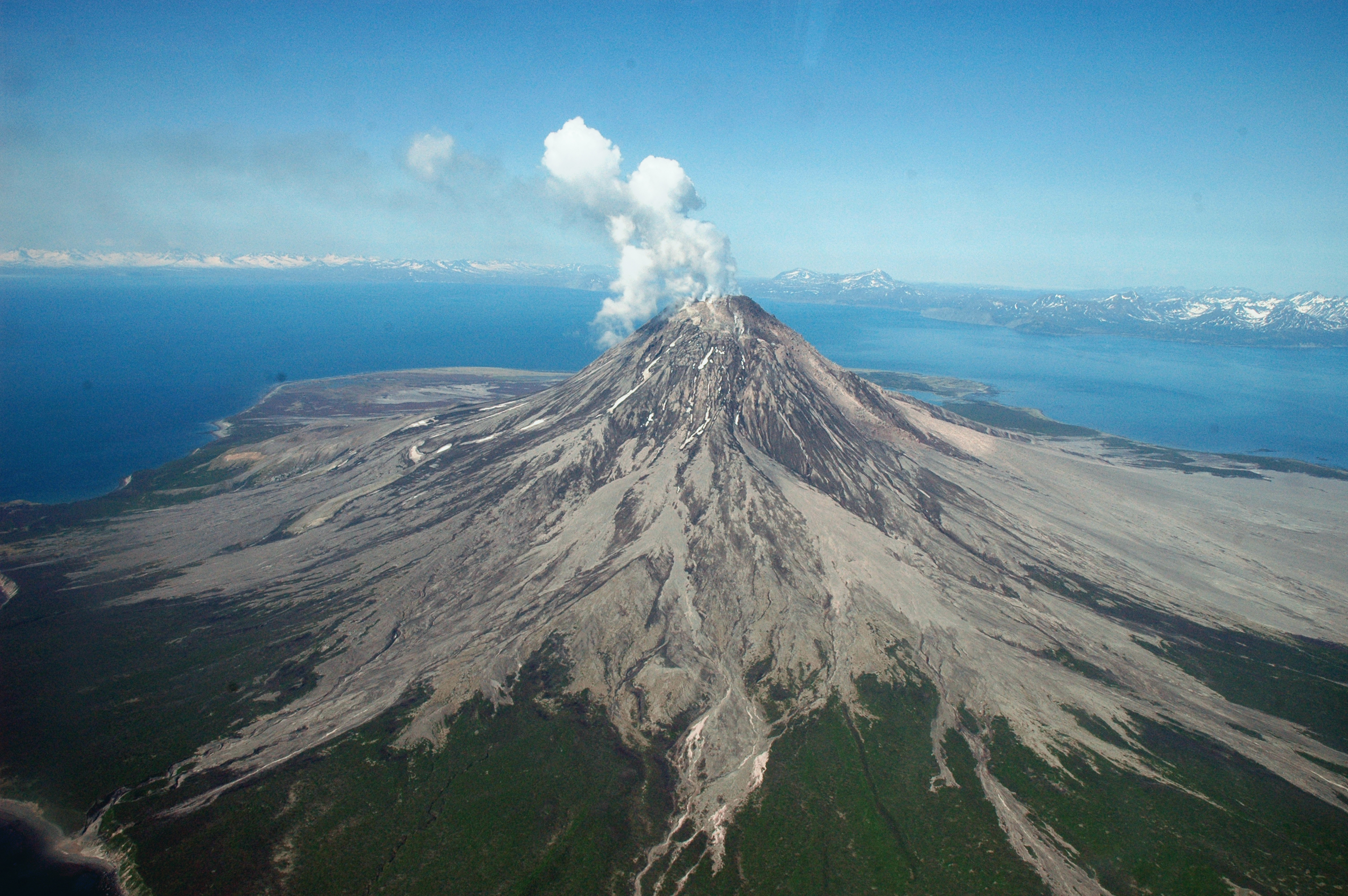 Конус вулкана фото