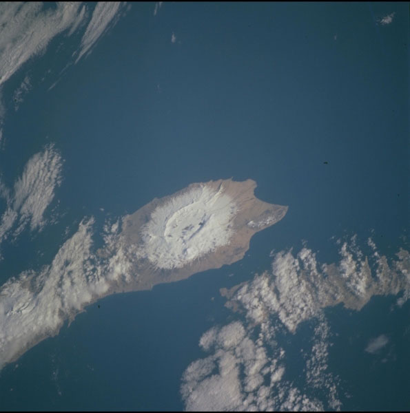 Mission: ISS002 Roll: 715 Frame: 4 Mission ID on the Film or image: ISS002
Country or Geographic Name: USA-ALASKA
Features: UMNAK ISLAND, VOLCANO
Center Point Latitude: 53.5 Center Point Longitude: -168.0