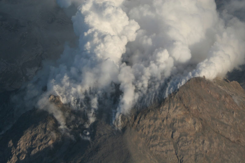Looking into the Augustine summit crater from the SW