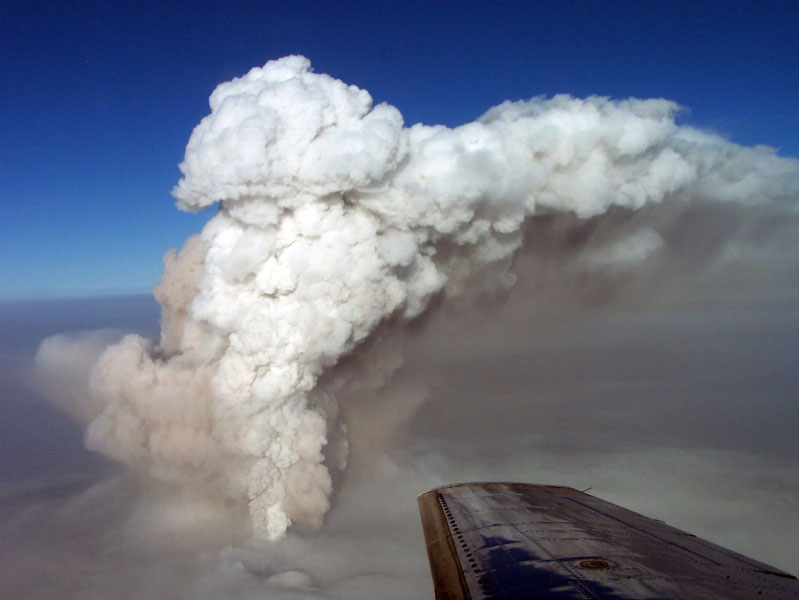 2006 Eruption Of Augustine Volcano, Alaska. View Of The Continuous ...