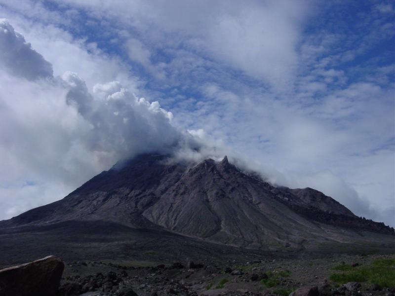 Augustine Field work, August, 2006. Vigorous steam plume from camp.