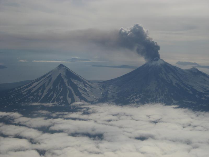 Photos of steam and ash erupting from Pavlof volcano on August 29, 2007, from 1:10-1:15 pm, ADT.  Images taken by Guy Tytgat, as he flew from Cold Bay to Sand Point, at about the 10,000 foot level.