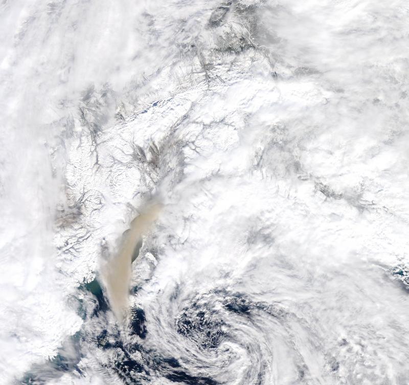 Ash cloud seen in MODIS 250m true color image from 	20:41 UTC time.	