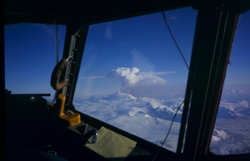 Aerial photo of the December 11, 1996 Pavlof eruption by a pilot of the Reeve Aleutian Airlines. Photo courtesy of Reeve Aleutian Airlines.