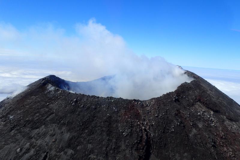 Summit of Mt. Cleveland volcano - gas flight - winds were 12 knots and plume was gently lofting before traversing downwind