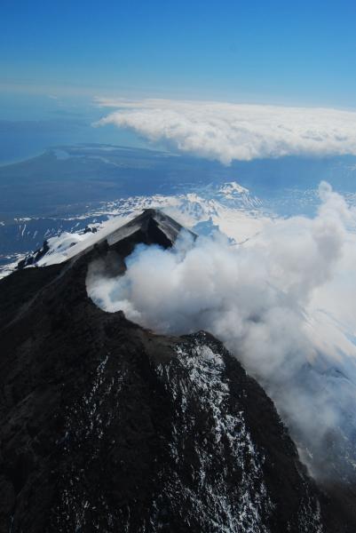 Summit crater of Pavlof Volcano, July 21, 2017. Photo by Taryn Lopez, UAFGI/AVO. 
