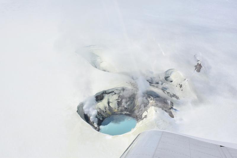 Oblique airphoto of Makushin summit fumaroles, taken June 12, 2018. Photo courtesy of Vlad Karpayev. 