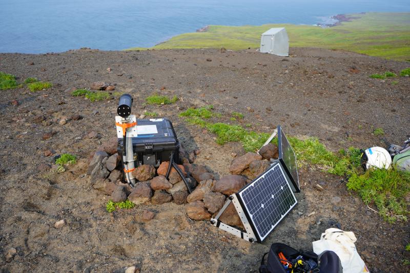 Installation of a temporary scanning DOAS ultraviolet spectrometer system to measure SO2 emissions from Korovin volcano near geophysical station KONE.