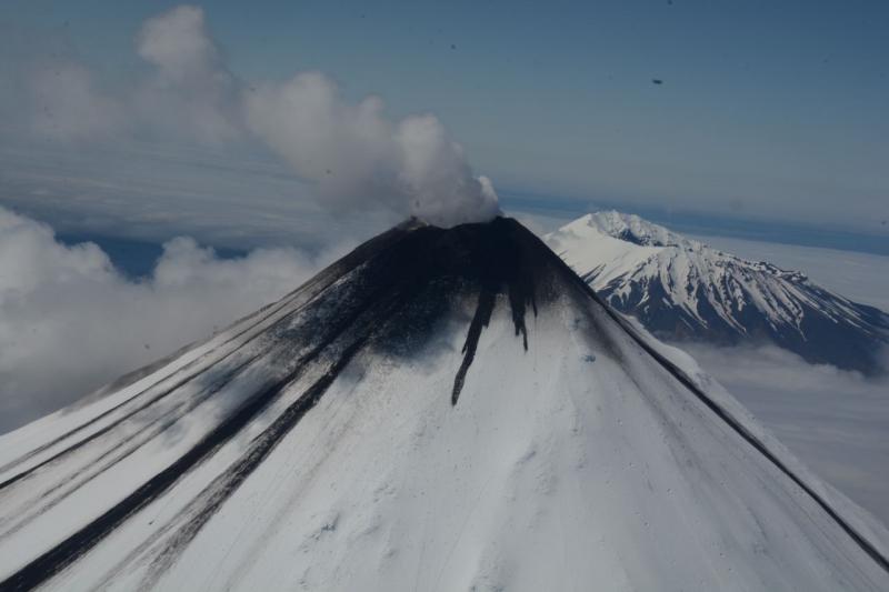 Cleveland volcano, June 3, 2020. Herbert is in the background. Photo courtesy of Burke Mees.