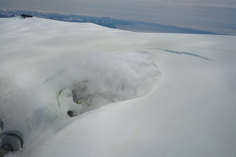 Degassing from Makushin&#039;s summit ice cauldron.