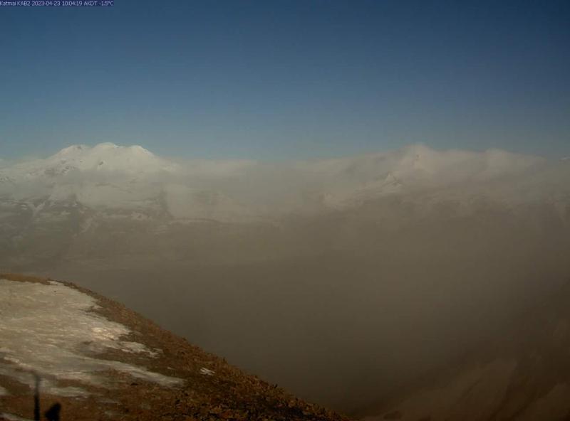 AVO&#039;s KAB2 webcam showing high winds picking up ash deposited in the 1912 Katmai/Novarupta eruption. This webcam looks northwest over the upper Katmai River valley towards Trident Volcano.