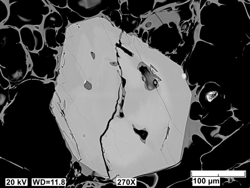 Backscatter electron polished mount image of an Edgecumbe dacite pumice (sample 81ARJ75A). Image acquired on an JEOL 6510LV SEM at 20 kV, 12 mm working distance, spot size of 65, and in BEC imaging mode.